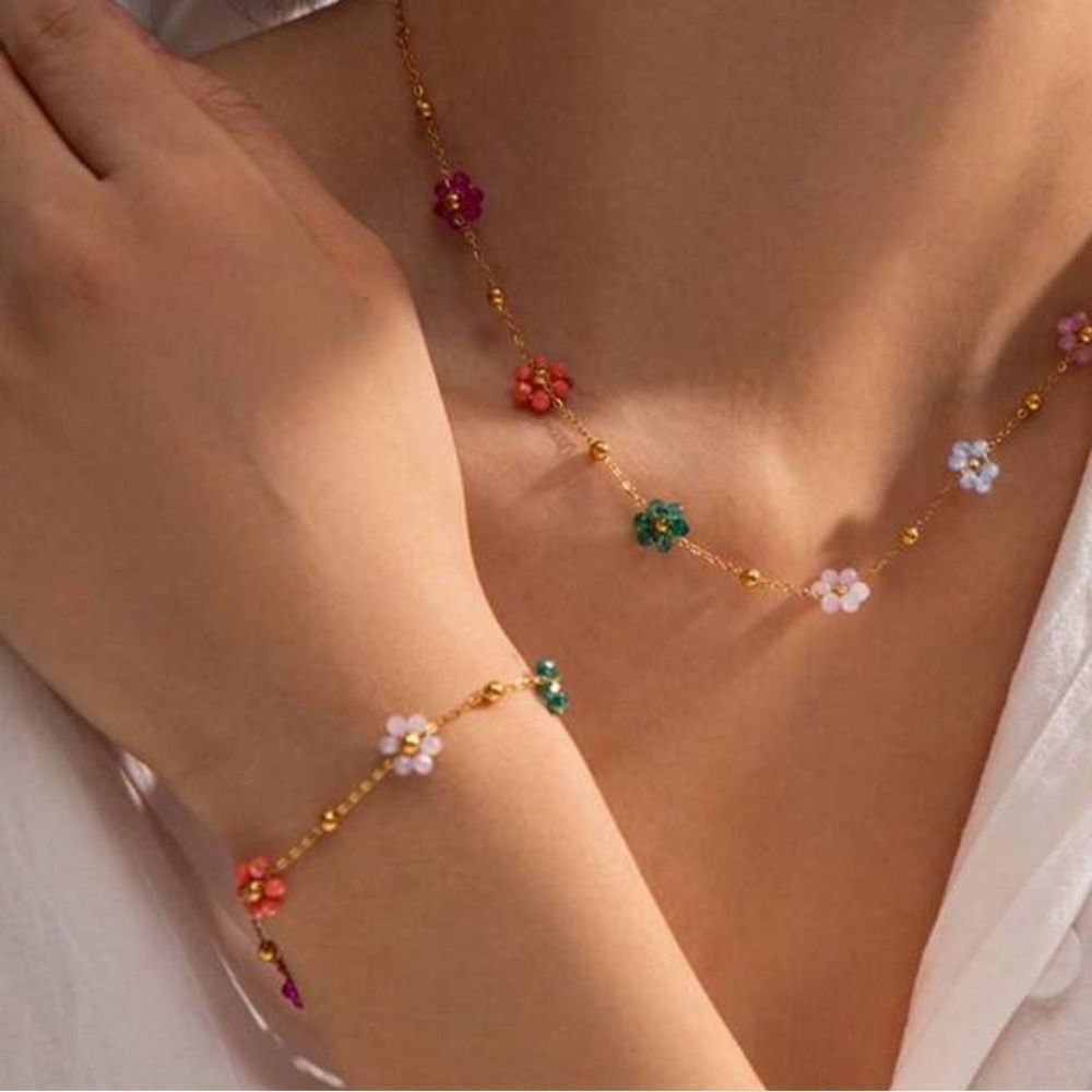 Delicate Floral Bead Bracelet N1276